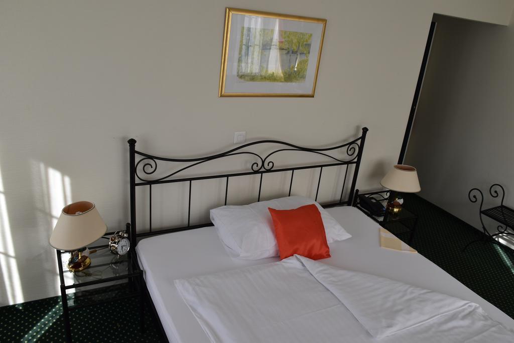 Hotel Rhyhof Frauenfeld Eksteriør billede